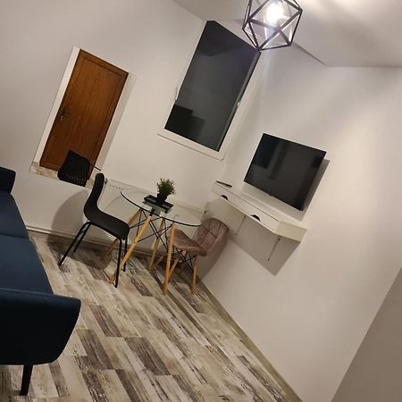 Luxury Mall First Apartments Bacau Exterior photo